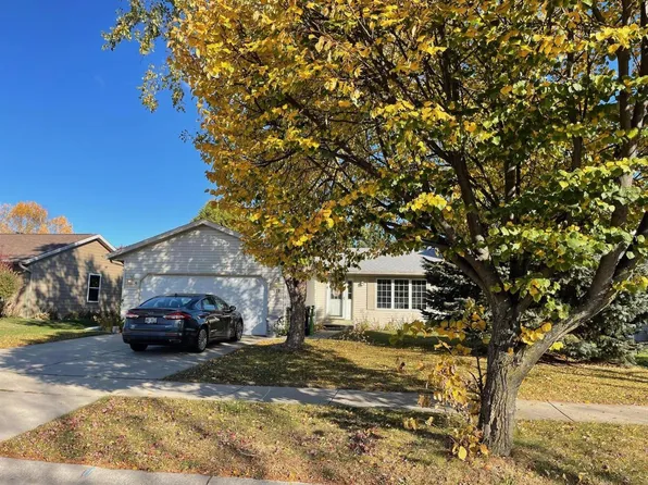 516 Broadmoore DRIVE, Hartford, WI 53027