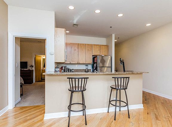 5th image of 3113 W Lawrence Ave APT C202