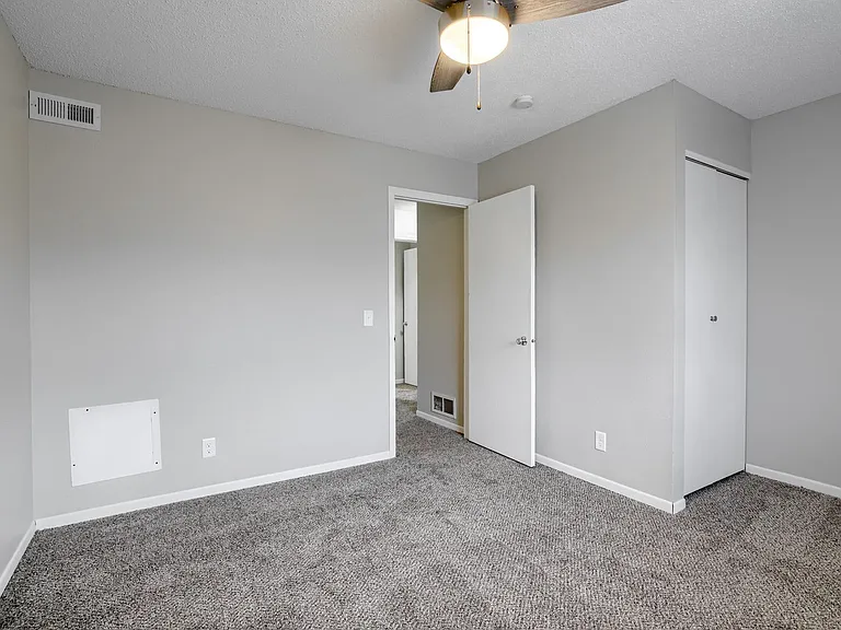 4928 Dudley St — Photo 13