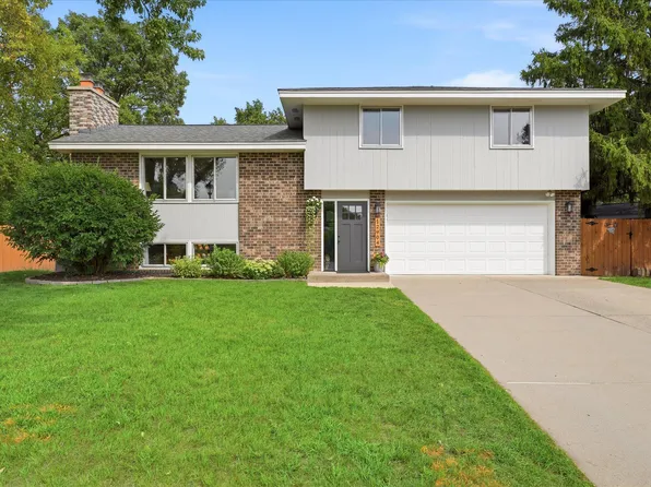 12904 Jackson Cir NE, Blaine, MN 55434