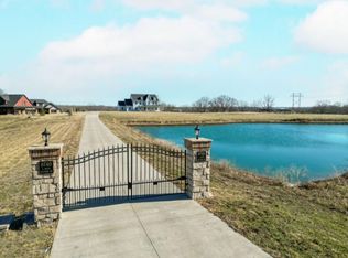 8760 S Smith Hatchery Rd #R, Columbia, MO 65203