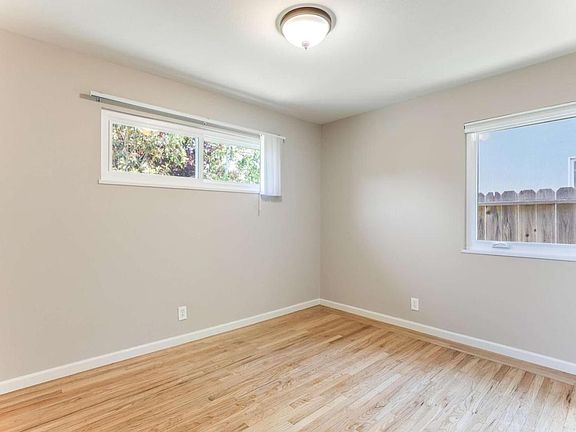 4th image of 922 Lois Ave