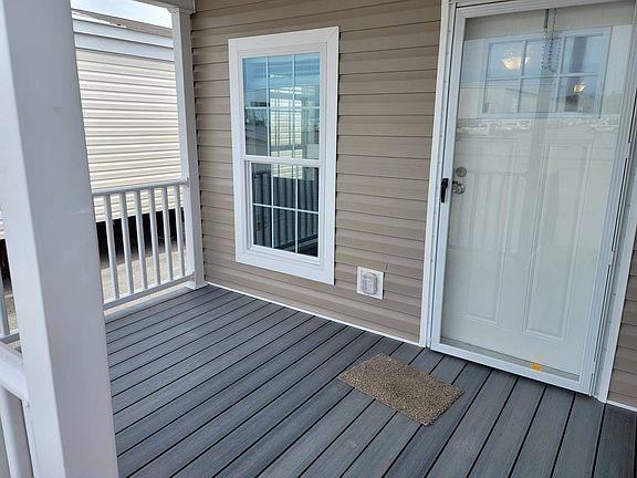4th image of 77 Sandalwood Dr