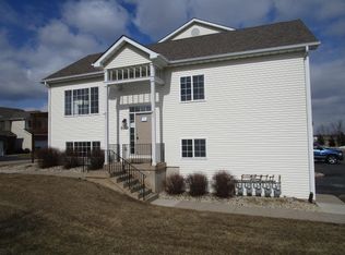 2049 Derby Ln, Belvidere, IL 61008