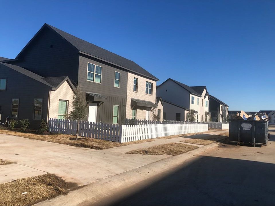 1st image of 1400 Tulip Dr #1412DO