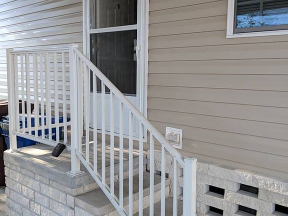 3rd image of 26 Lakeview Dr