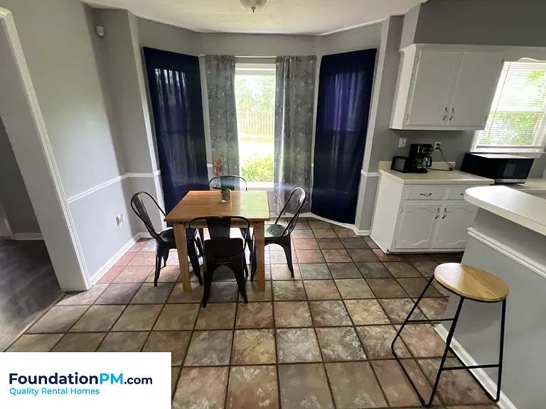 8215 Timber Creek Dr — Photo 5