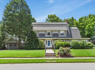 25 Lakeview Rd, Winchester, MA 01890