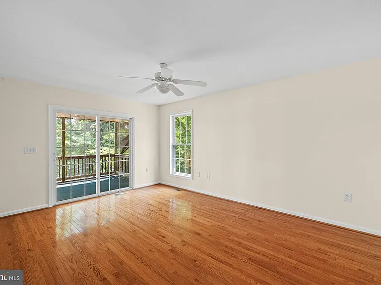 686 Lake Caroline Dr — Photo 15