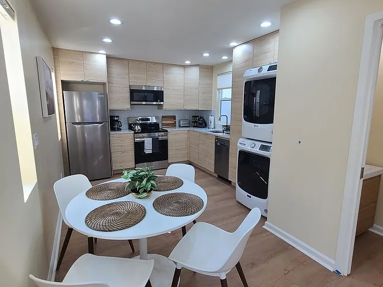 3043 Oliphant St — Photo 32
