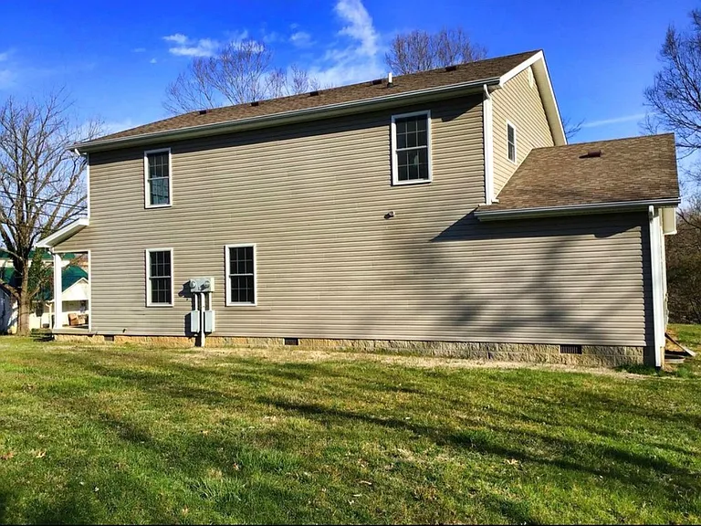 277 Richmond Ave — Photo 3