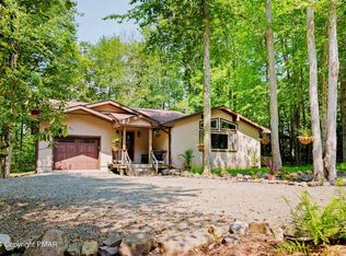 127 Winding Hill Rd, Pocono Pines, PA 18350