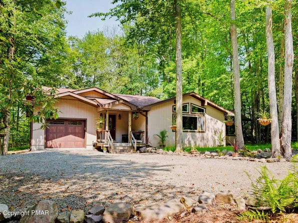127 Winding Hill Rd, Pocono Pines, PA 18350