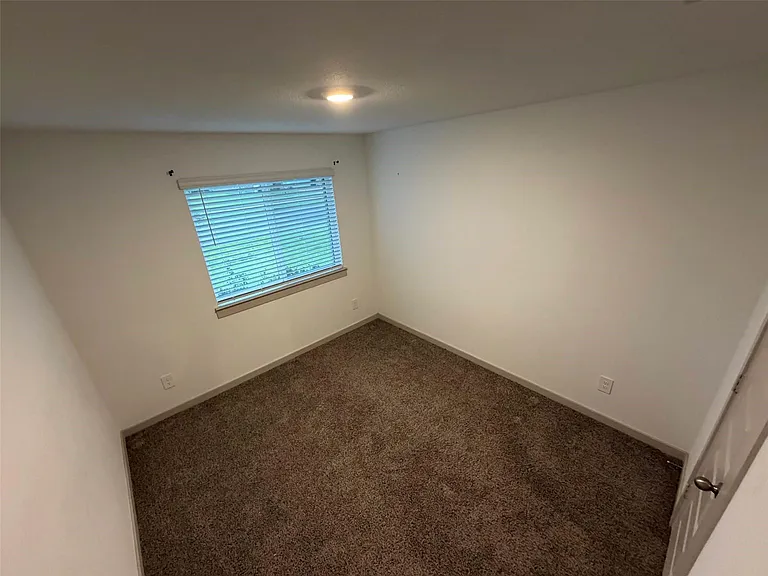 610 Lost Creek Dr — Photo 5