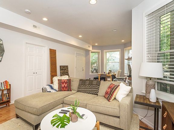 4th image of 1844 N Whipple St #1F