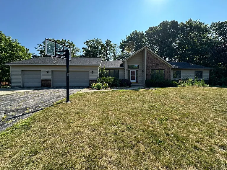 486 Ashton Ct SE — Photo 1