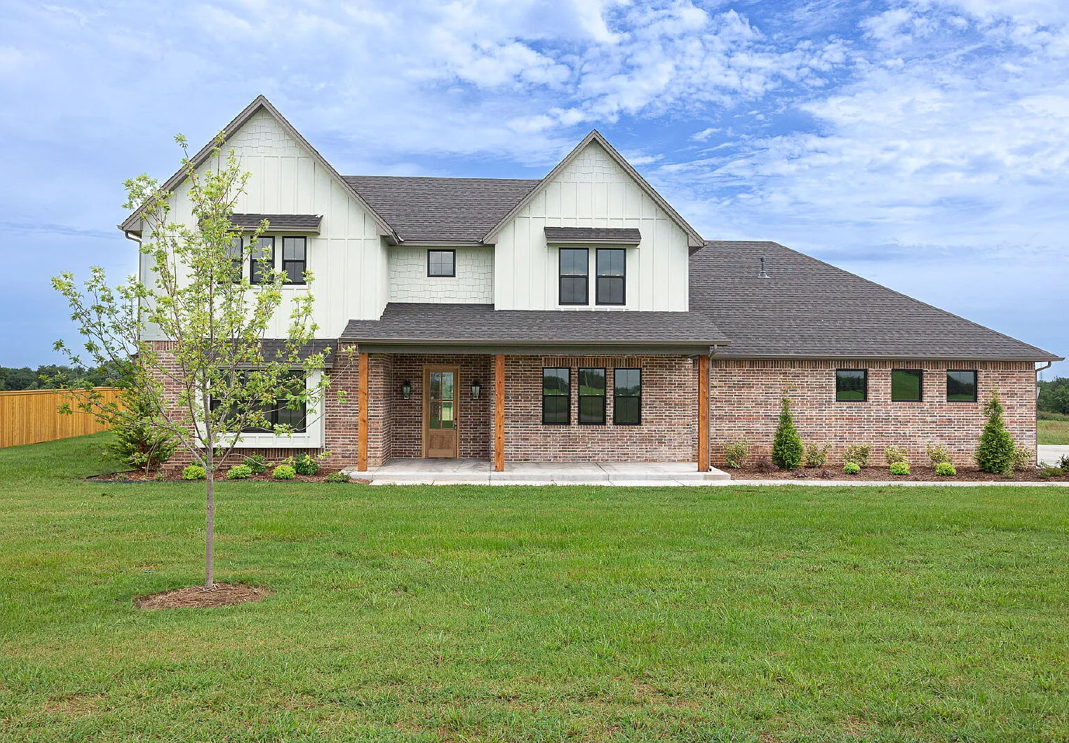 4 bed, 3.5 bath, 3250 sqft, $4,800 — Photo 1