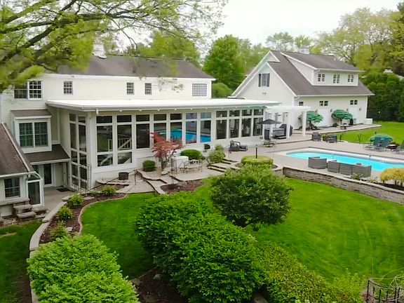3rd image of 4408 N Thistle Dr