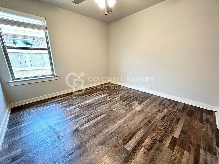 5512 122nd St #B — Photo 7