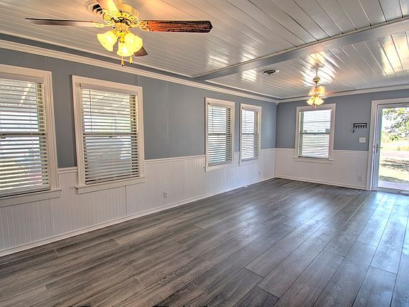 2nd image of 2921 N Leslie Ave