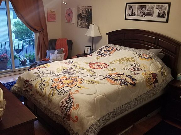 5th image of 381 Bradley Ave