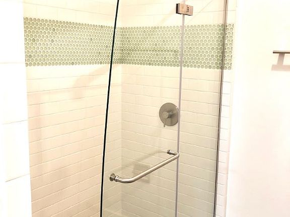 4th image of 2209 Hancock Dr APT 19