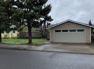 1511 S 8th St, Cottage Grove, OR 97424