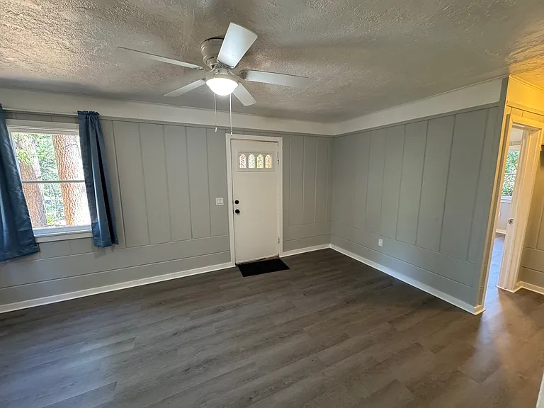1092 Winton Rd — Photo 9
