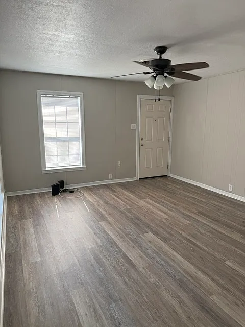 2 bed, 884 sqft, $1,300 — Photo 4