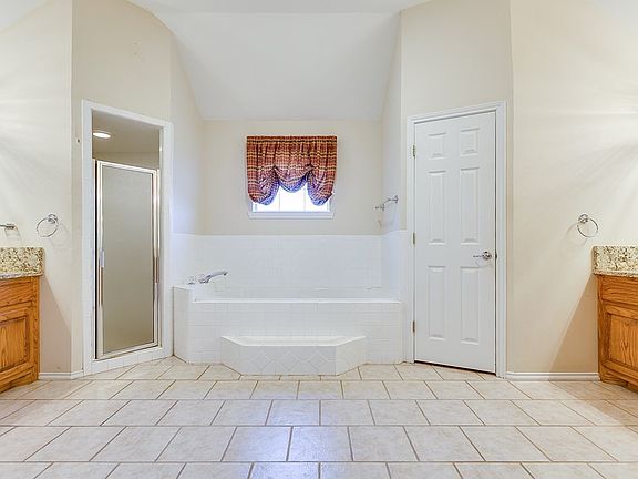 5th image of 3102 Clearview Dr