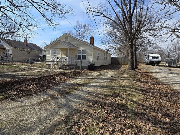 2nd image of 602 Vance St