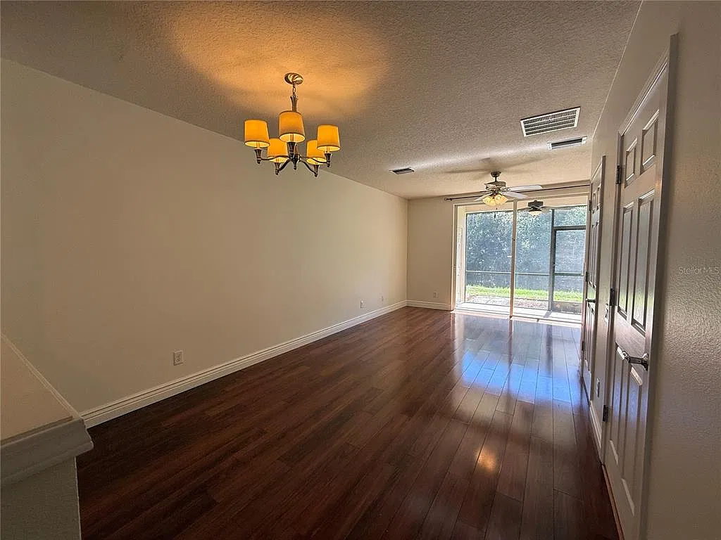 2 bed, 2.5 bath, 1248 sqft, $2,200 — Photo 3