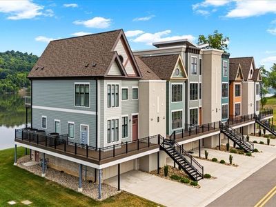 505 Harbor Point, Williamstown, WV, 26187