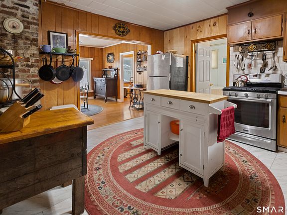 5th image of 37 Cady Street