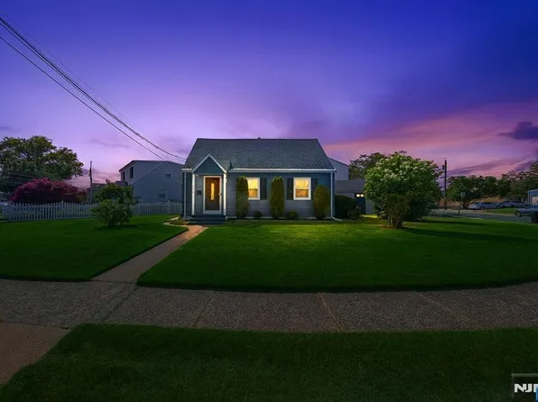 179 Hillman Dr, Elmwood Park, NJ 07407