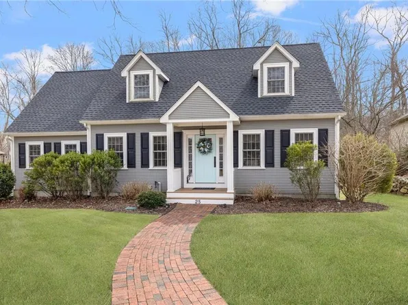 25 S Park Ln S, Kingstown, RI 02881
