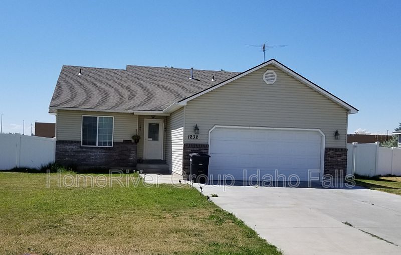 1st image of 1232 Curlew Dr