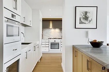 Rented by R New York