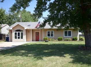 1104 S Poplar St, Newton, KS 67114