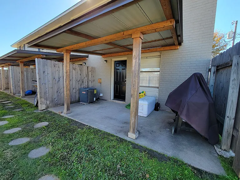 1411 Airline Dr #A — Photo 21