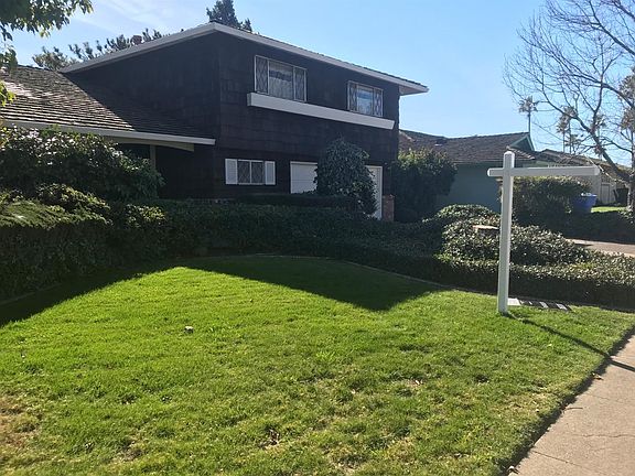 2nd image of 792 Royal Garden Ave