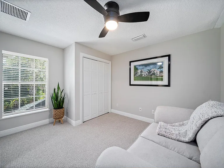 Upstairs Bedroom #2
