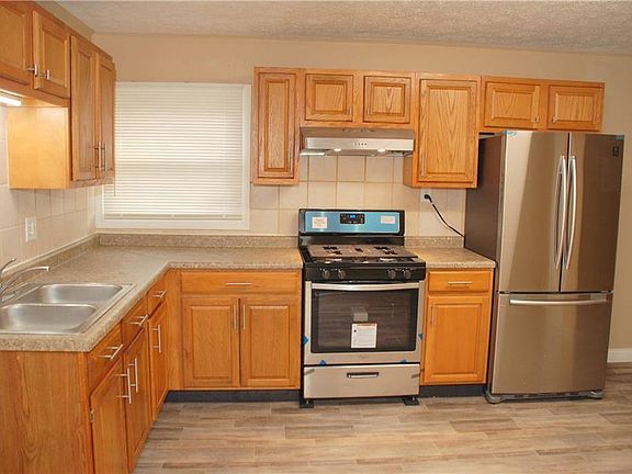 5th image of 4933 Elaine St