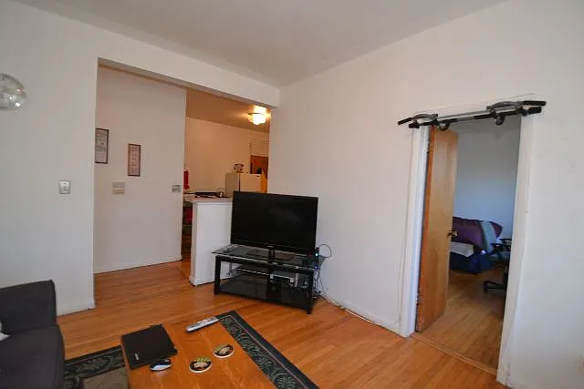 923 Waveland #D3 — Photo 11