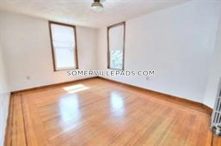 3 bed, $3,300 — Photo 2