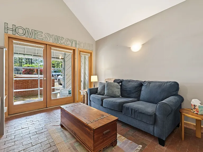 200 Purefoy Rd — Photo 2