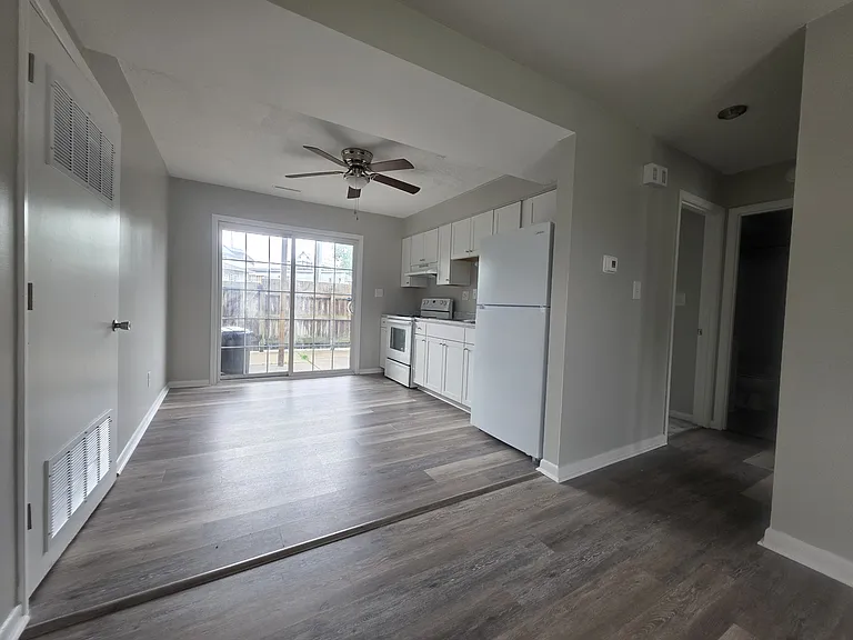 524 E Brown Ave #6 — Photo 3