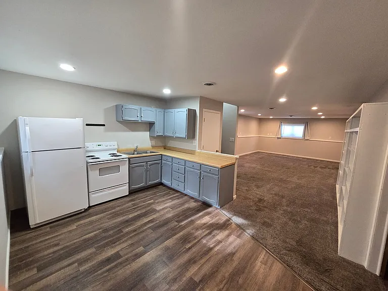 2025 Beck St — Photo 45