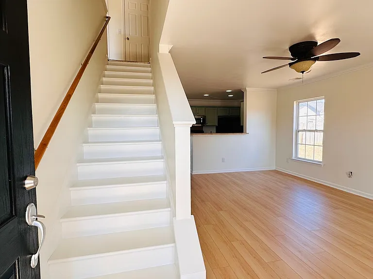 1136 Moss Grove Dr — Photo 4