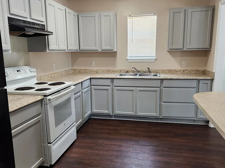 5553 Banyan Ct — Photo 4